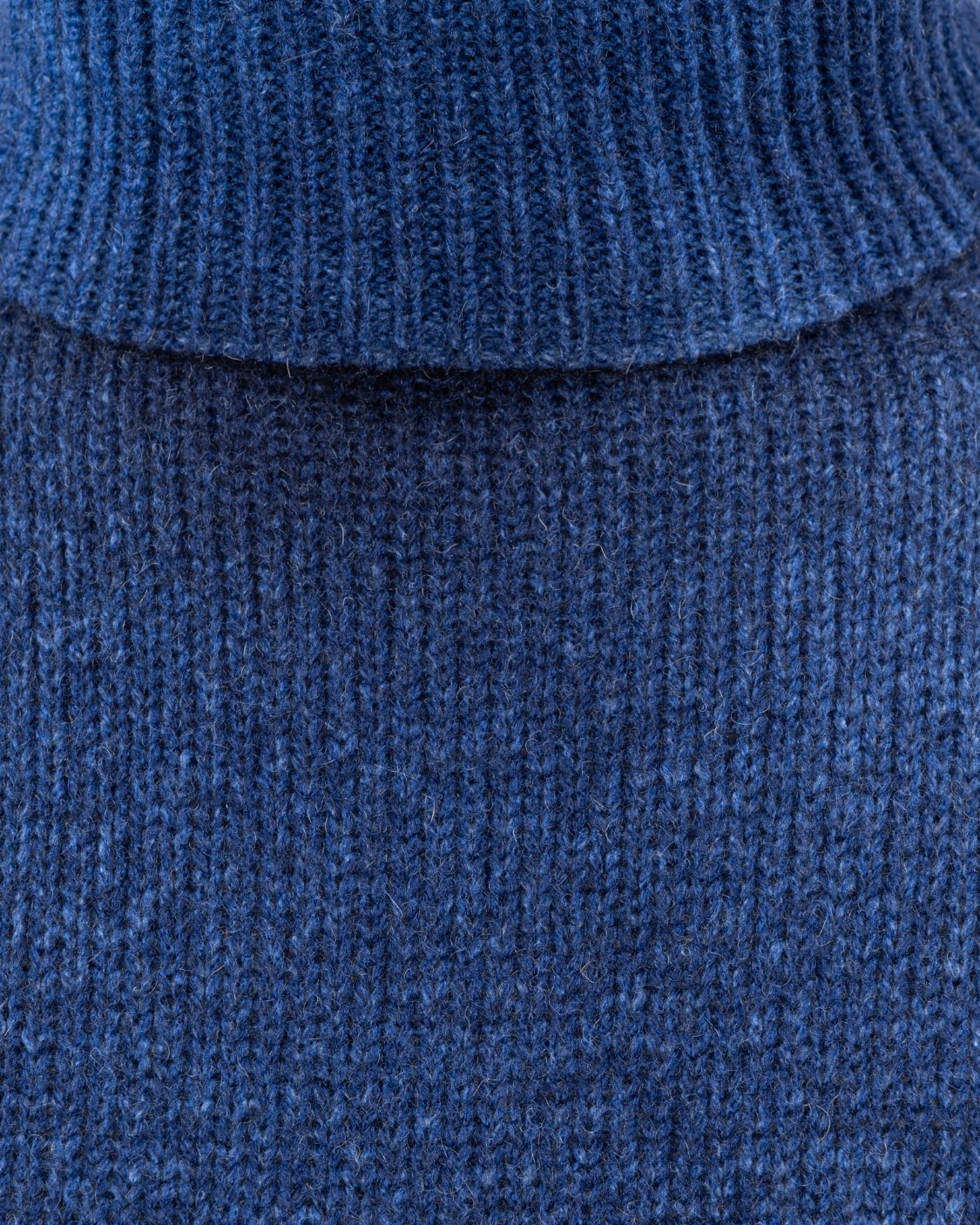 shop ROBERTO COLLINA Saldi Pull: Roberto Collina maglia in misto lana merino e baby cammello.
Collo alto.
Effetto lavato.
Regular fit.
Composizione: 52% lana merino 35% baby cammello 13% nylon.
Made in Italia.. RM27003-2710 number 6732905